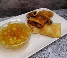 Блинчики с яблоком и корицей