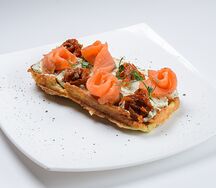 Вафля с семгой