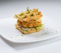 Вафля-бургер с курицей