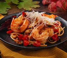 Спагетти с креветками и кальмаром