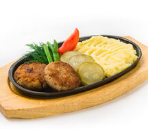 Котлеты из индейки с картофельным пюре