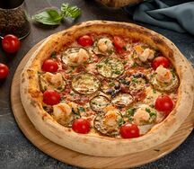 Пицца с креветками