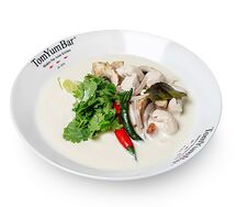 Tom Kha с курицей и пропаренным рисом