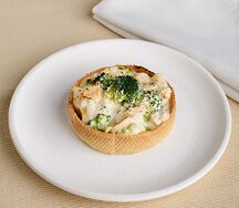 Киш Лорен из курицы с брокколи