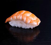 Суши с креветкой