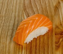 Суши Лосось