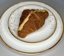 Круассан с соленой карамелью