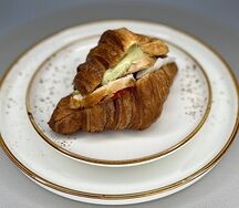 Круассан Цезарь
