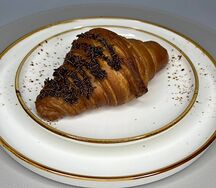 Круассан с шоколадным муссом