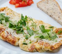 Омлет с сырами
