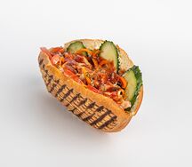 Булка с курицей