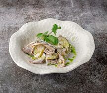 Салат с говяжьим языком