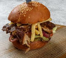 Бургер с рваным мясом