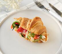 Круассан с креветками