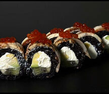 Филадельфия с угрем и икрой