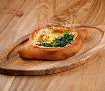 Хачапури по-аджарски с зеленью