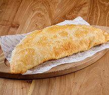 Чебурек со свино-говяжьим фаршем