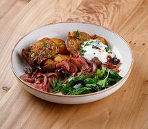 Ростбиф с мятым картофелем