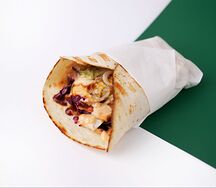 Тортилья с куриным фаршем обжаренным на гриле	  