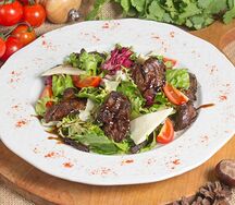 Теплый салат с куриной печенью lite