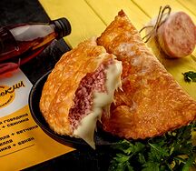 Чебурек с ветчиной и сыром