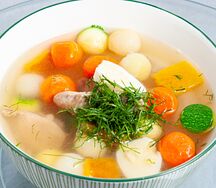 Утиный бульон с овощами
