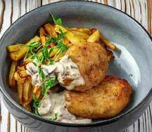 Котлеты из речной рыбы с жареной картошкой