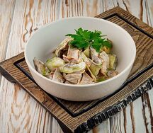 Салат с говяжьим языком