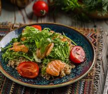 Салат Киноа с лососем