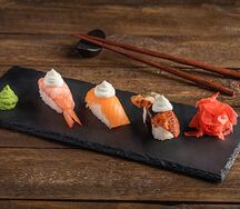 Суши с сыром и угрем
