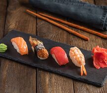Суши с угрём