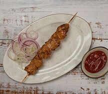 Шашлык на палочке из курицы