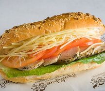 Сэндвич Цезарь с куриным филе