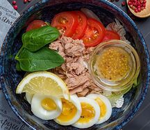 Салат боул с тунцом