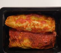 Голубцы с мясом и рисом в томатном соусе