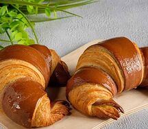 Круассан с шоколадной начинкой