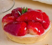 Тарт Клубника-розмарин