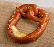 Брецель с сыром