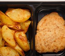 Шницель из курицы с картофелем в сливочном масле