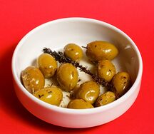 Маринованные оливки гигант