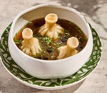 Похлёбка с хинкали с ягнёнком и страчателлой