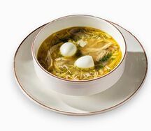 Суп-лапша с курицей и перепелиным яйцом