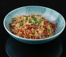Рис Wok с овощами и соево-кунжутным соусом
