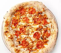 Пицца Чоризо с лесными грибами