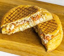 Гирос с курицей и сыром