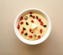 Пшеничная каша с ягодами
