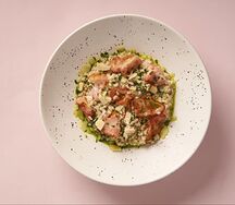 Каша из зеленой гречки с беконом и пармезаном