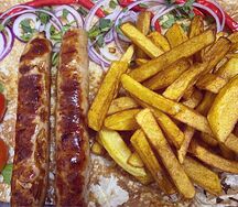Купаты с картофелем фри