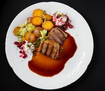Язык говяжий на гриле с мясным джусом