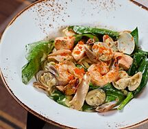 Паста с морепродуктами в сливочном соусе